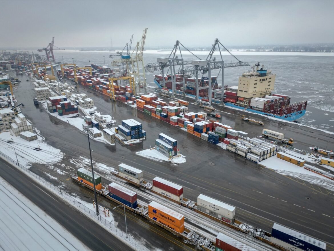 AFP__20250203__36X37KH__v4__Preview__TopshotCanadaUsMexicoChinaTariffTrade China