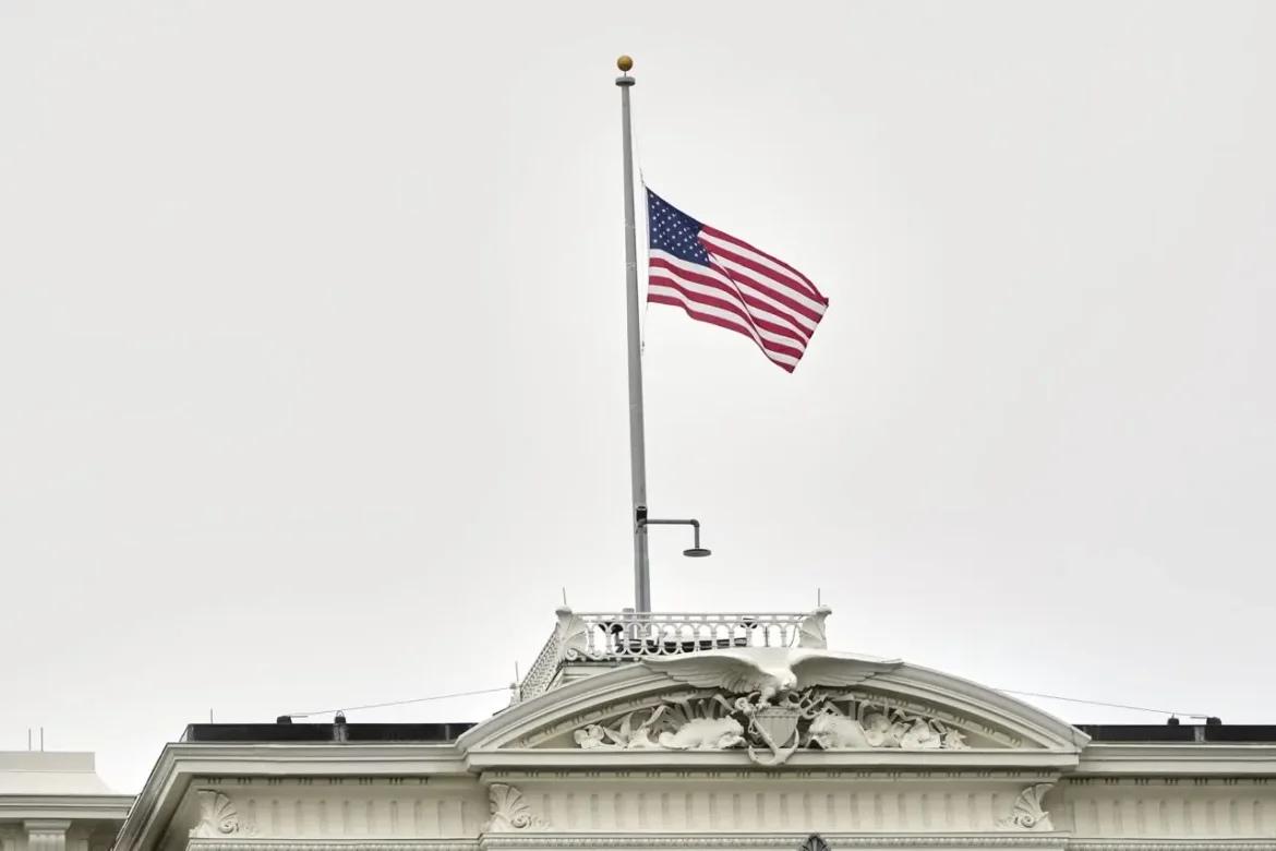 ap25111535911444 Flag