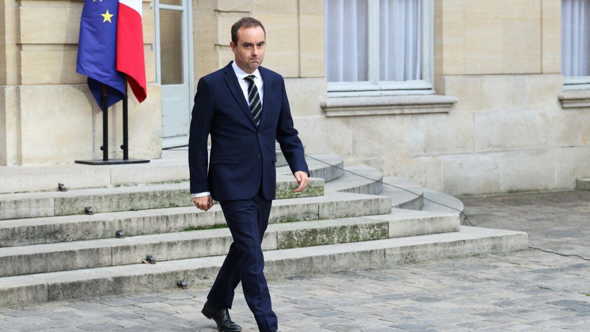 03france-budget-wgkt-videoSixteenByNine3000 French Minister